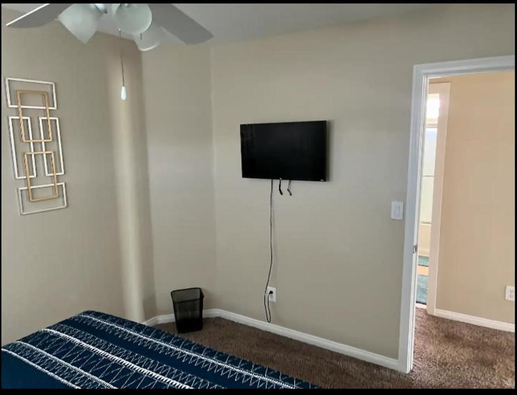 4 Bedroom North Las Vegas With Pool Exterior photo